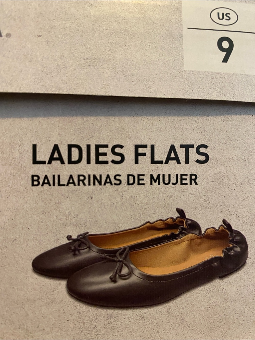 Flat shoes